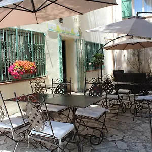 2* Hotel Le Clos Des Pins